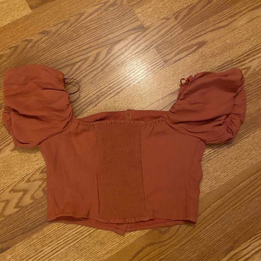 Rust Puff Sleeve Button-Up Crop Top - Picture 2 of 4